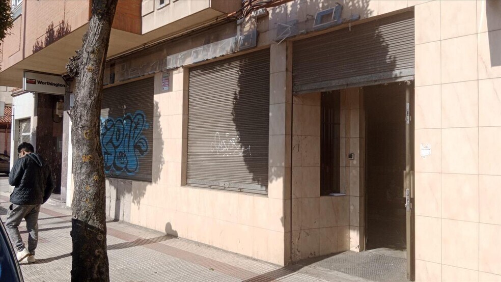 Local commercial dans León, León à vendre - Photo de l’immeuble – Image 2 sur 18