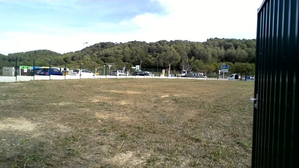 Terrain dans Auriol à louer - Photo de l’immeuble – Image 3 sur 8
