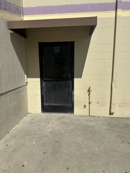 5498 W Mission Blvd, Ontario, CA à louer - Autre – Image 2 sur 8
