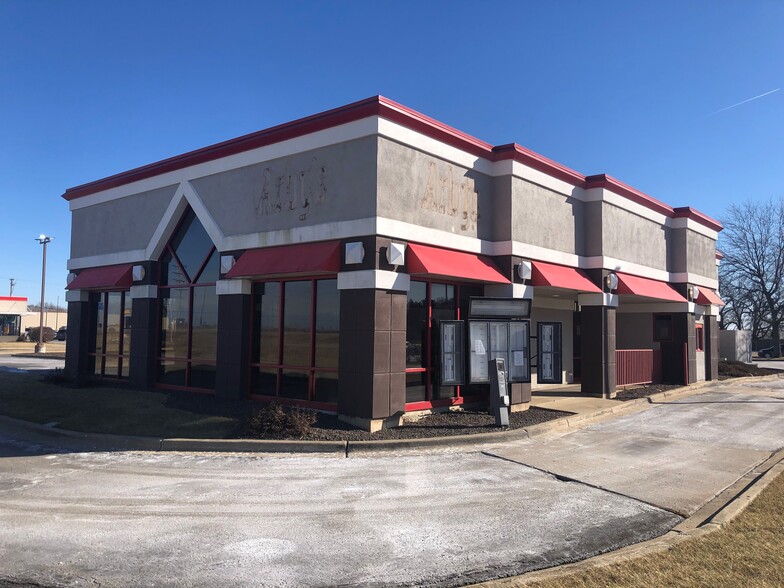 6300 Lakeside Rd, Plano, IL à louer - Photo de l’immeuble – Image 1 sur 9