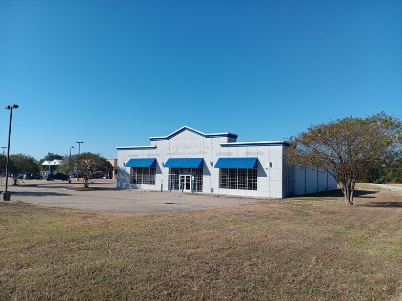 9230 N Highway 6, Navasota, TX à vendre - Photo de l’immeuble – Image 1 sur 38