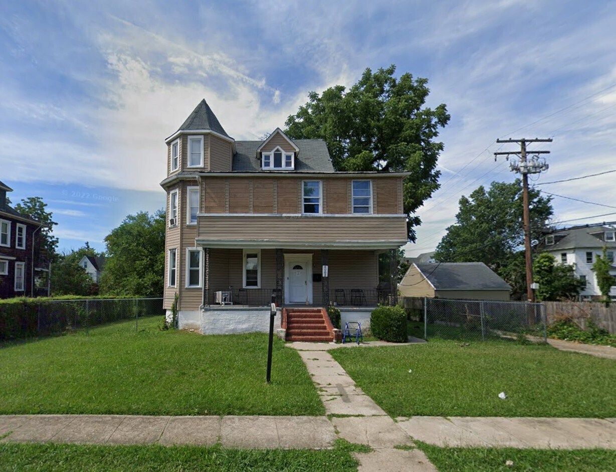 4002 Fernhill Ave, Baltimore, MD à louer Photo de l’immeuble– Image 1 sur 12