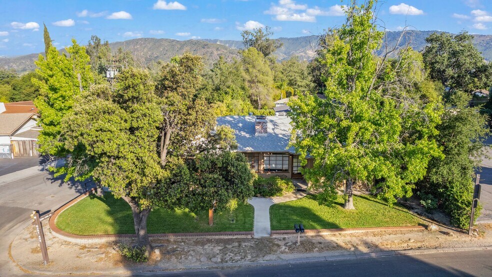305 W Ojai Ave, Ojai, CA à vendre - Photo de l’immeuble – Image 3 sur 15