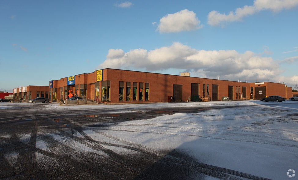8201 Keele St, Concord, ON à louer - Photo de l’immeuble – Image 2 sur 2