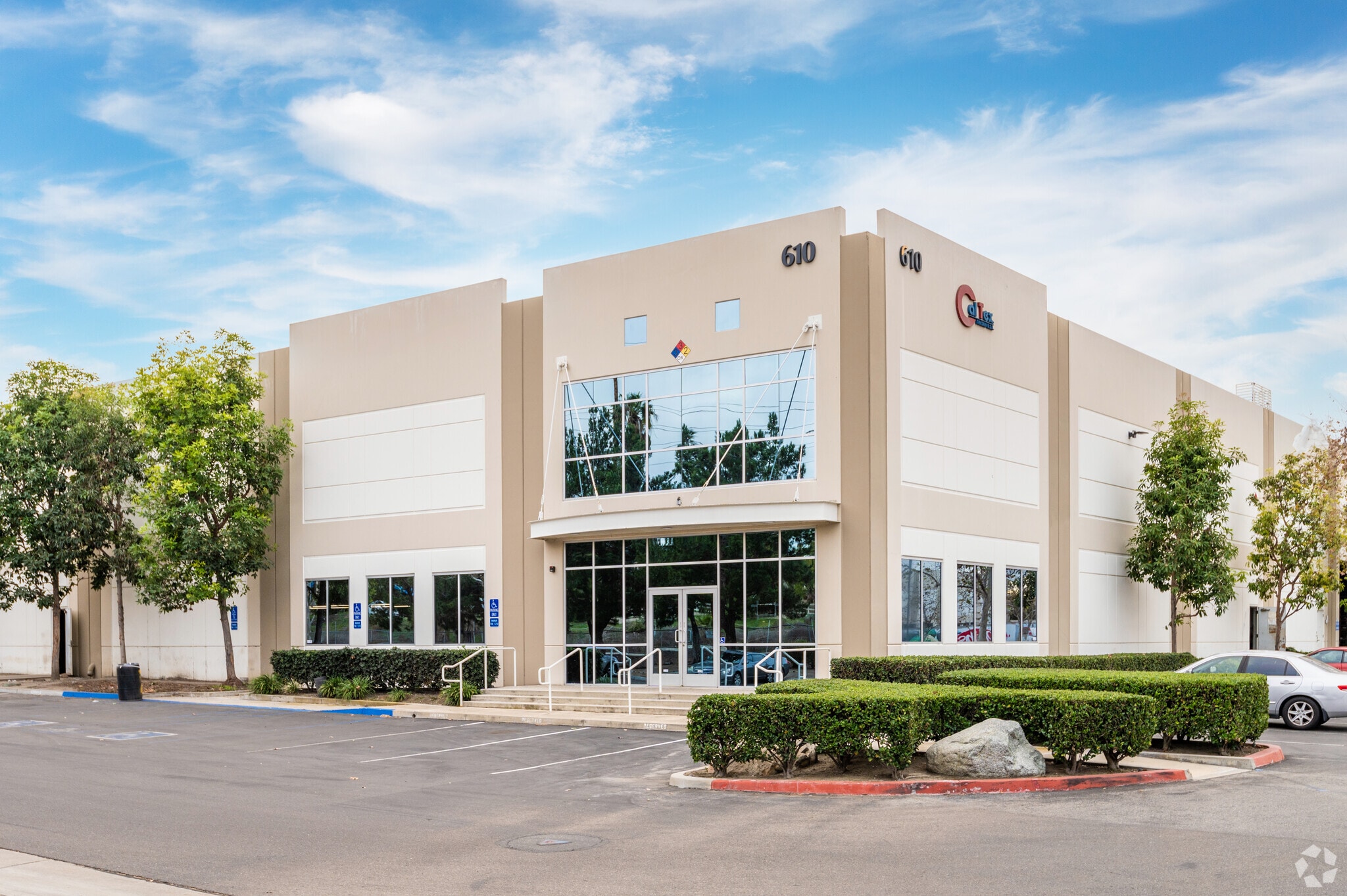 610 N Gilbert St, Fullerton, CA à louer Photo principale– Image 1 sur 6