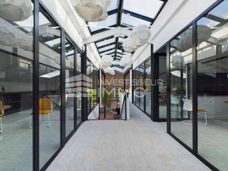 Bureau dans Courbevoie à vendre - Photo de l’immeuble – Image 3 sur 29