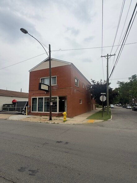2300 Ford Ave, Wyandotte, MI à vendre - Photo de l’immeuble – Image 1 sur 7