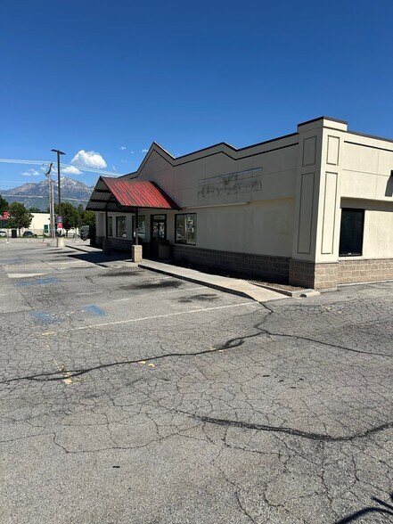 1307 W 7000 S, West Jordan, UT à louer - Photo de l’immeuble – Image 2 sur 5