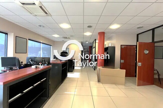 Plus de détails pour Bureau à louer