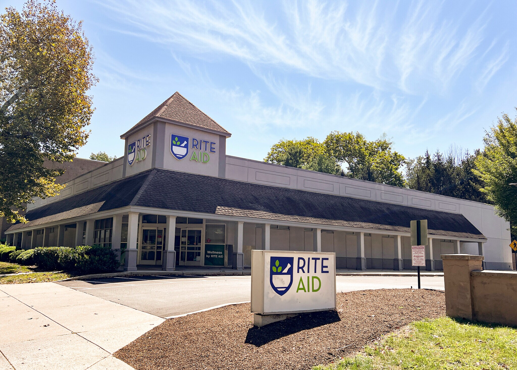 640 Montgomery Ave, Narberth, PA à louer Photo de l’immeuble– Image 1 sur 6