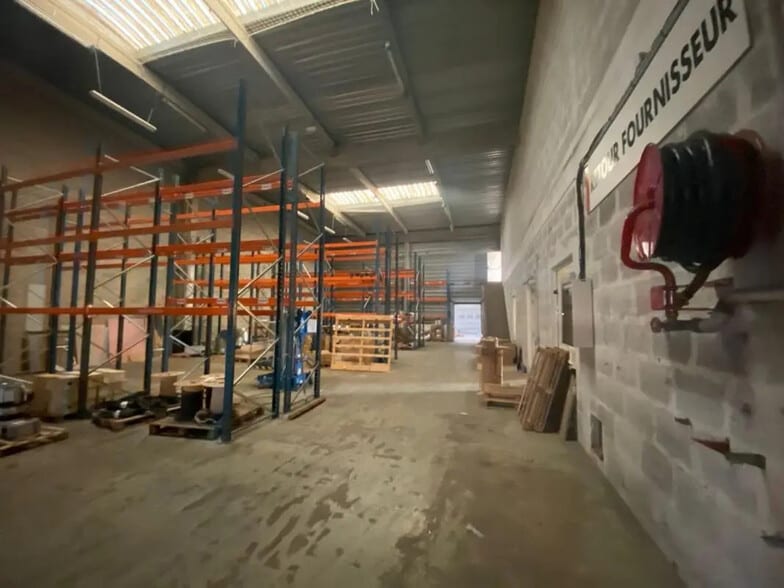19 Rue Des Malines, 91090 Lisses, Lisses à louer - Photo de l’immeuble – Image 2 sur 13