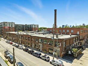 276 Carlaw Av, Toronto, ON à louer Photo de l’immeuble– Image 2 sur 3