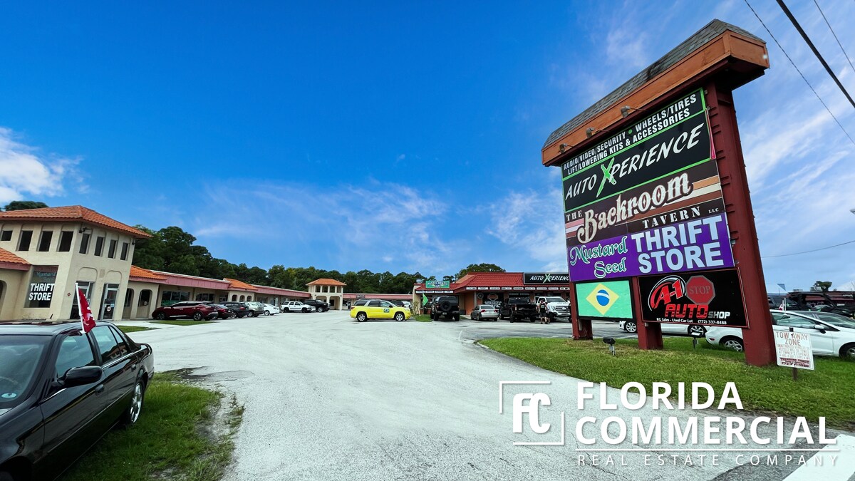 8276-8297 S US Hwy 1, Port Saint Lucie, FL à louer Photo principale– Image 1 sur 12