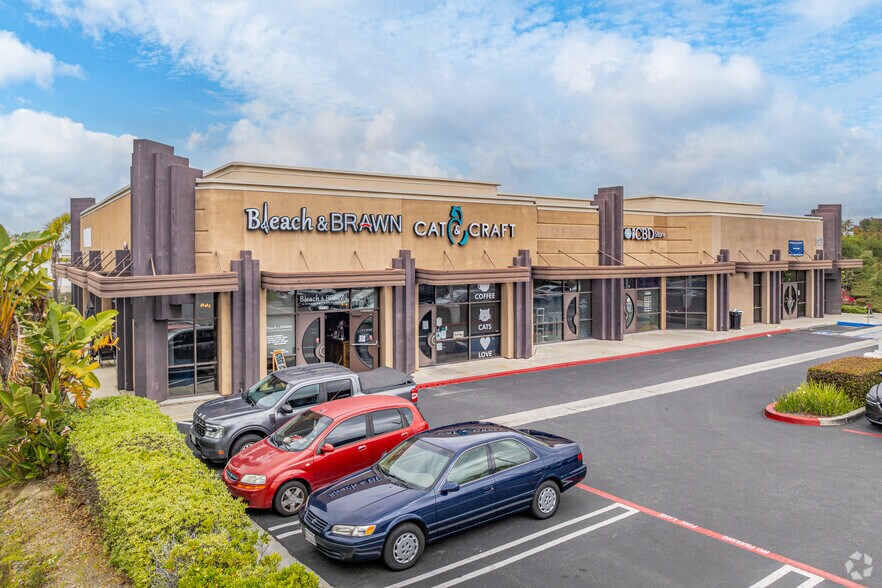 3211-3295 Business Park Dr, Vista, CA à louer - Photo de l’immeuble – Image 1 sur 11