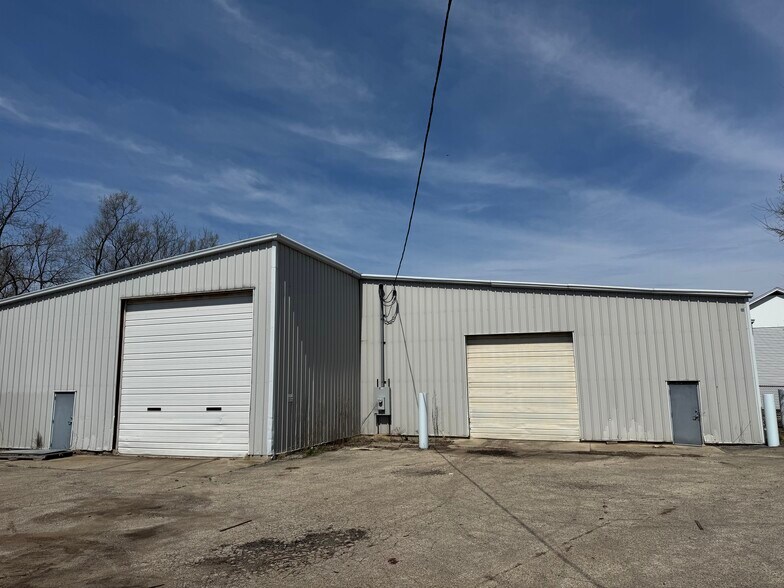 5700 Walnut St, Richmond, IL à louer - Photo de l’immeuble – Image 1 sur 31