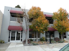 460 Boulevard Way, Oakland, CA à louer Photo intérieure– Image 1 sur 13