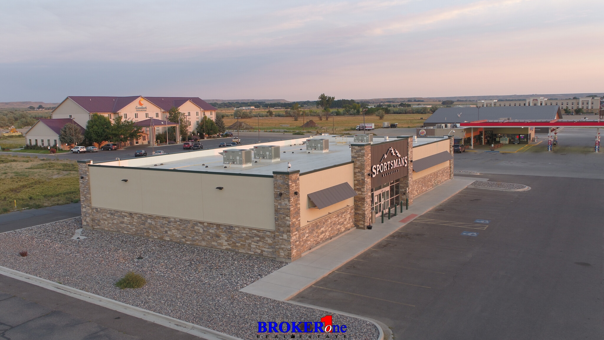 2010 N Federal Blvd, Riverton, WY à louer Photo de l’immeuble– Image 1 sur 9
