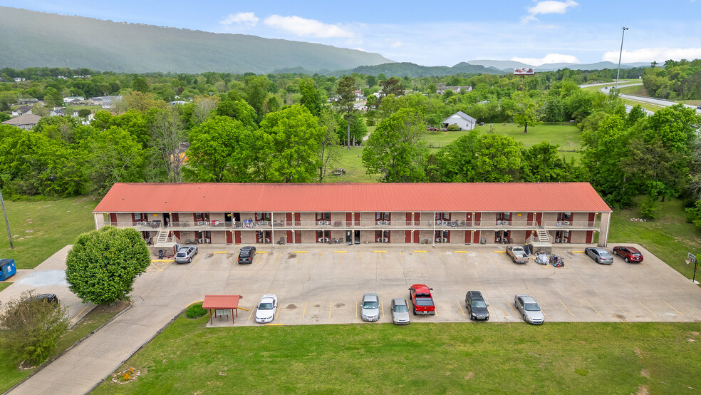 2 Killian Ave, Trenton, GA à vendre - Photo principale – Image 1 sur 52
