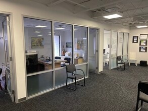 1910 Park Meadows Dr, Fort Myers, FL à vendre Photo intérieure– Image 2 sur 5