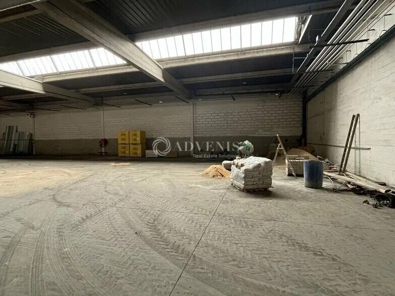 Local d’activités dans Moissy-Cramayel à louer - Photo de l’immeuble – Image 3 sur 10