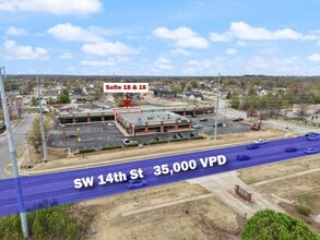 2500-2502 SW 14th St, Bentonville, AR à louer Photo intérieure– Image 1 sur 9