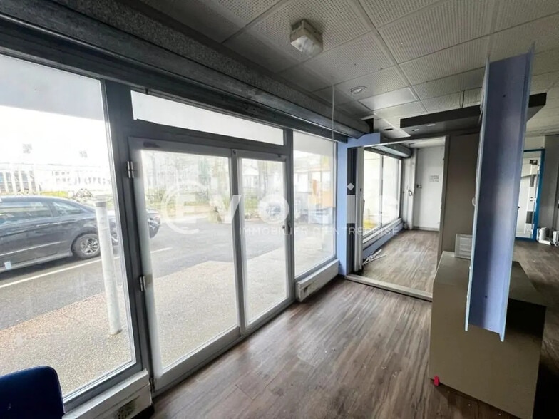 Local commercial dans Ormoy à louer - Photo intérieure – Image 3 sur 7