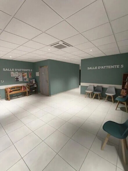 Bureaux/Médical dans Saint-Cyr-sur-Menthon à louer - Photo intérieure – Image 2 sur 7