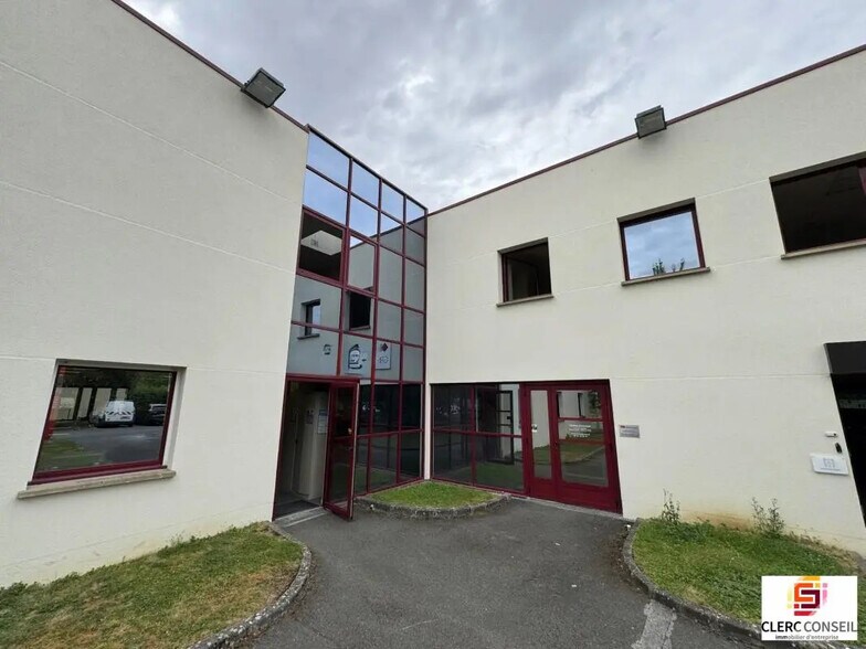 Bureau dans Évreux à louer - Photo de l’immeuble – Image 2 sur 17