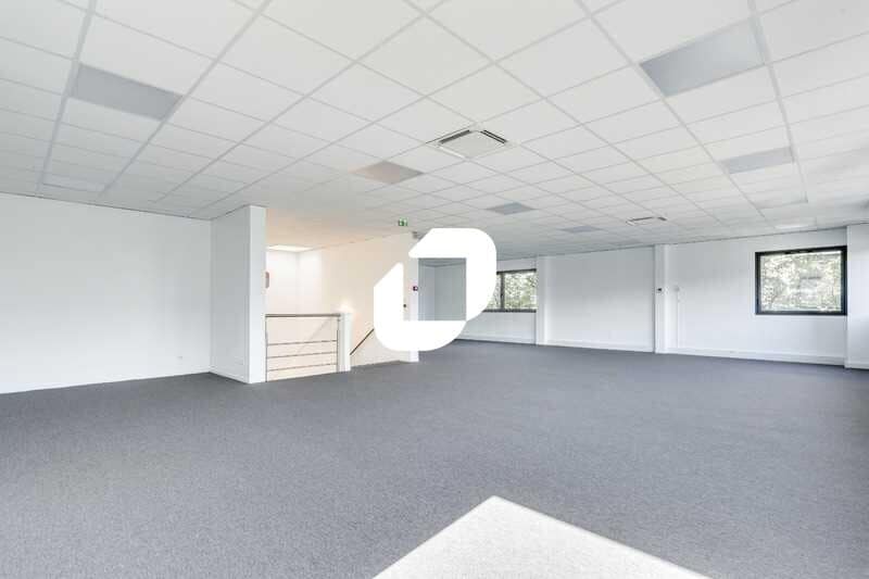 Local d’activités dans Le Blanc-Mesnil à louer - Photo intérieure – Image 3 sur 26