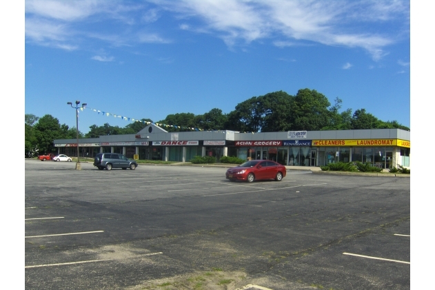 1025 Portion Rd, Farmingville, NY à louer - Photo de l’immeuble – Image 3 sur 15