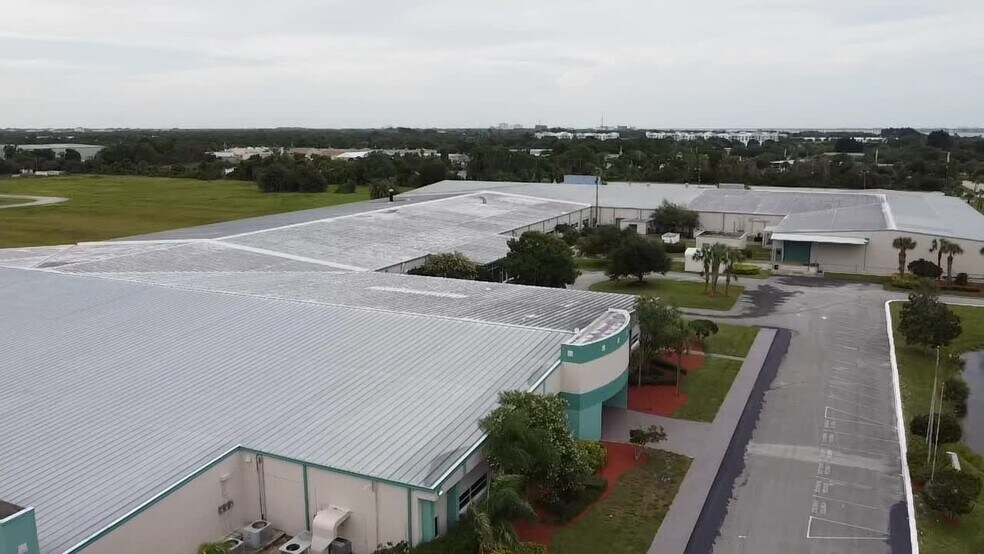 2725-2755 Kirby Cir NE, Palm Bay, FL à louer - Vidéo sur l’annonce professionnelle – Image 2 sur 11