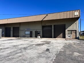 6127-6157 Cyril Ave, Orlando, FL à louer Photo intérieure– Image 1 sur 3