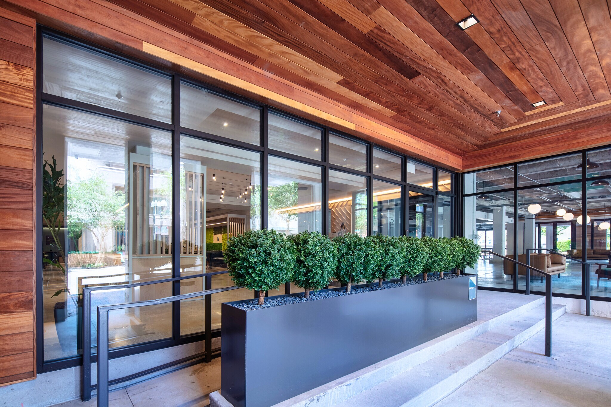 150 N Orange Ave, Orlando, FL à louer Photo principale– Image 1 sur 7