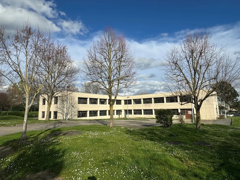 Bureau dans Reims à vendre - Photo de l’immeuble – Image 2 sur 5