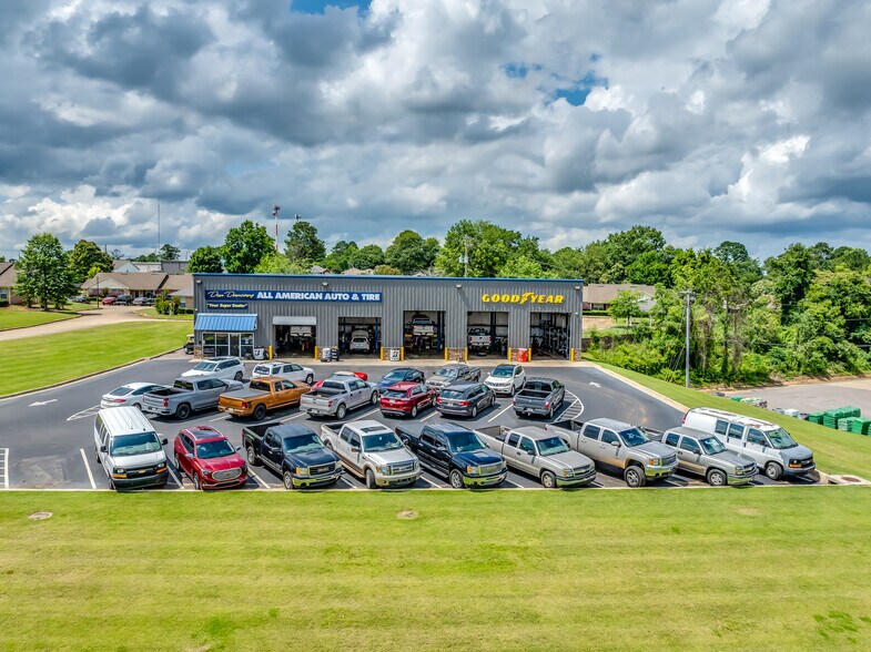 Don Duncan's All American Auto & Tire portefeuille de 3 biens à vendre sur LoopNet.fr - Photo de l’immeuble – Image 2 sur 14