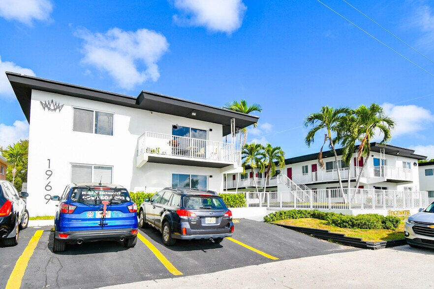 1969-1979 N Glades Dr, North Miami Beach, FL à vendre - Photo de l’immeuble – Image 2 sur 8