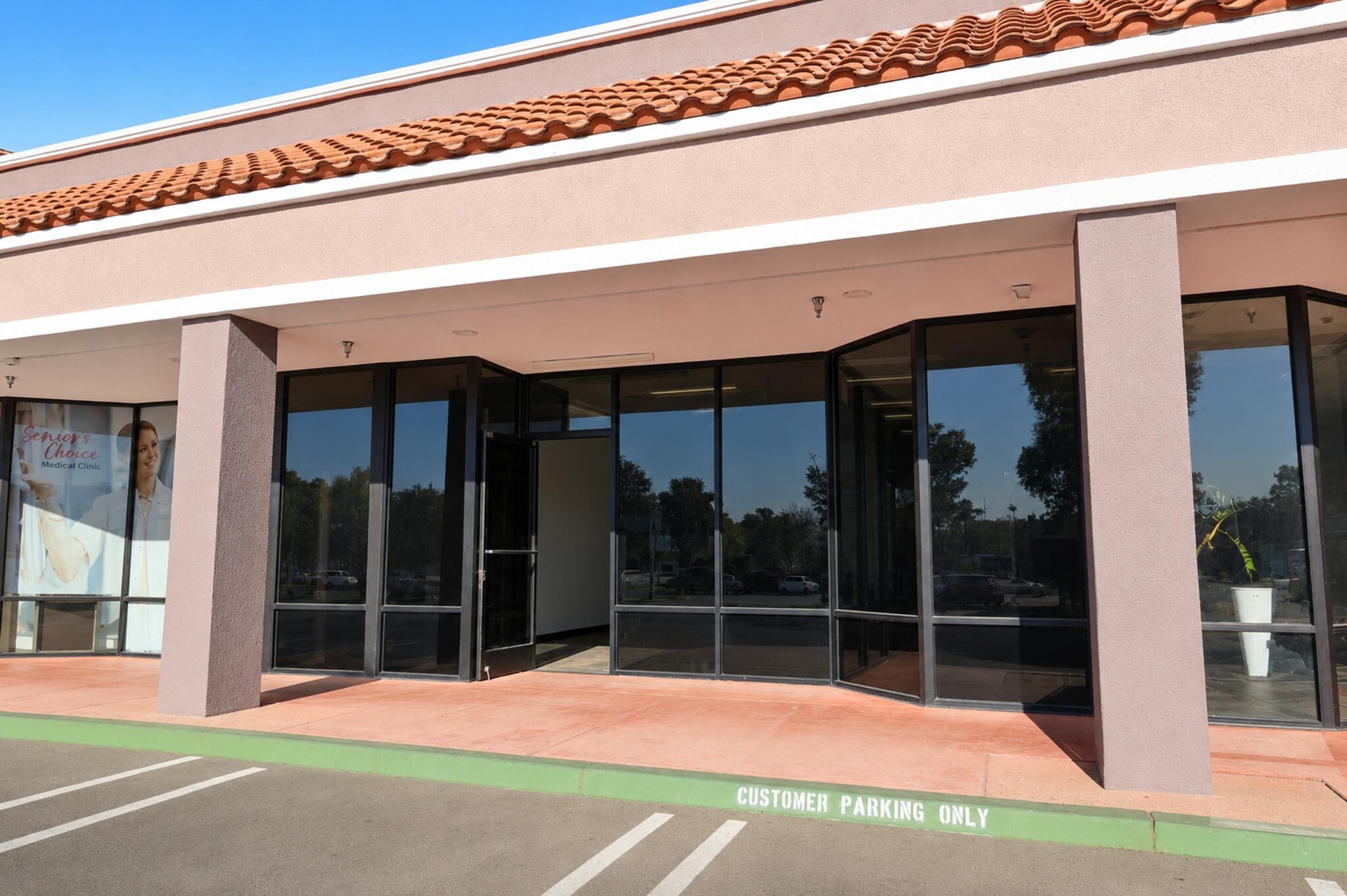 8990 Sierra Ave, Fontana, CA à louer Photo intérieure– Image 1 sur 7