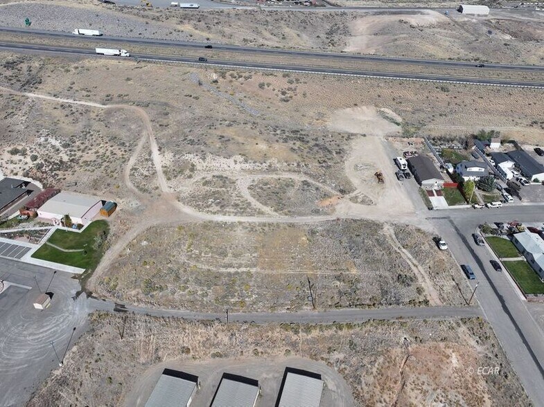 Elm Street St, Carlin, NV à vendre - Photo de l’immeuble – Image 2 sur 5