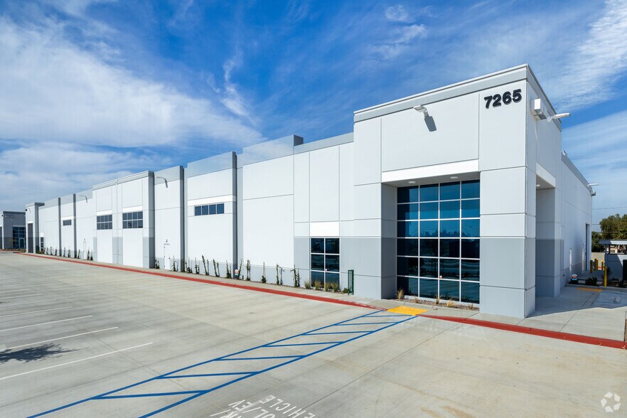 Old 215 Frontage Rd. & Alessandro Blvd, Riverside, CA à louer - Photo de l’immeuble – Image 2 sur 6