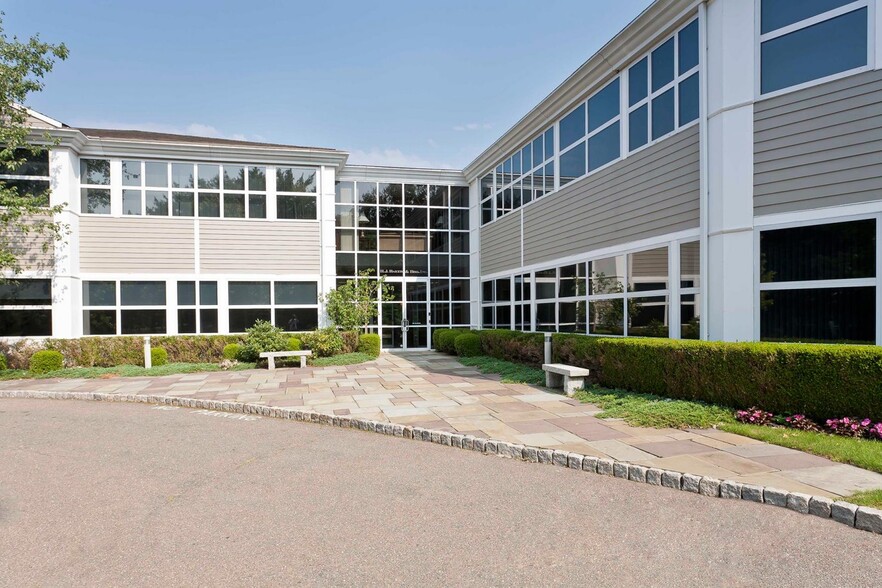 228 Saugatuck Ave, Westport, CT à louer - Photo de l’immeuble – Image 2 sur 5