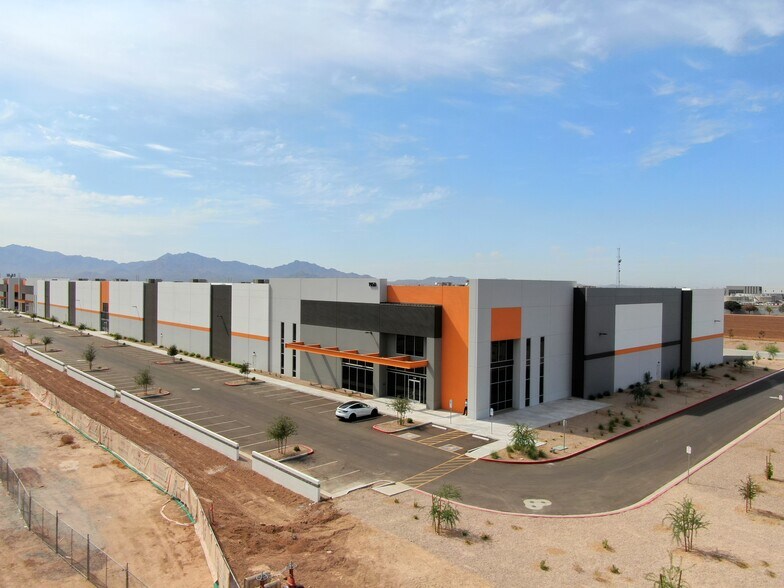 2150 S 91st Ave, Tolleson, AZ à louer - Photo de l’immeuble – Image 2 sur 10