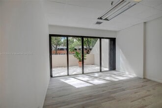 520 Brickell Key Dr, Miami, FL à louer Photo intérieure– Image 2 sur 9