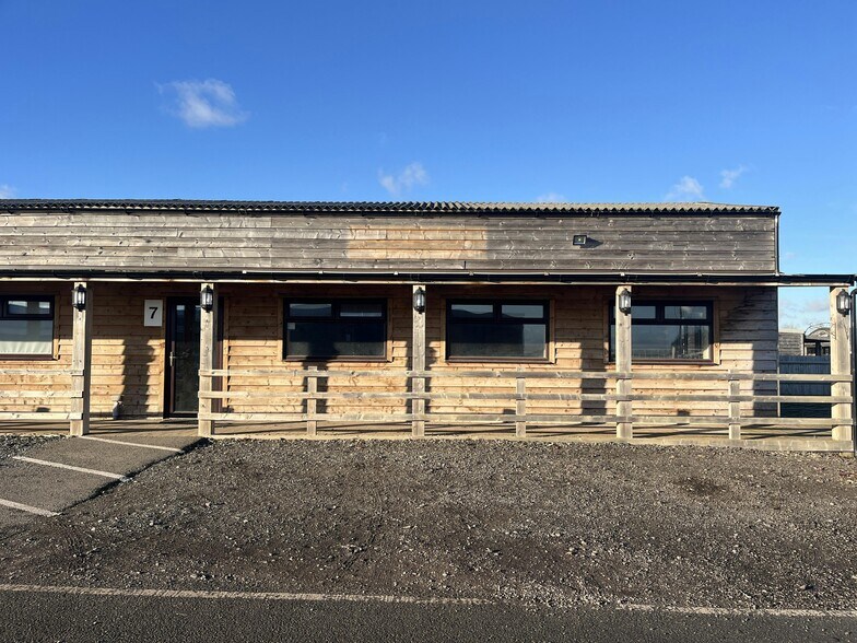Stanbridge Rd, Haddenham à louer - Photo de l’immeuble – Image 3 sur 5