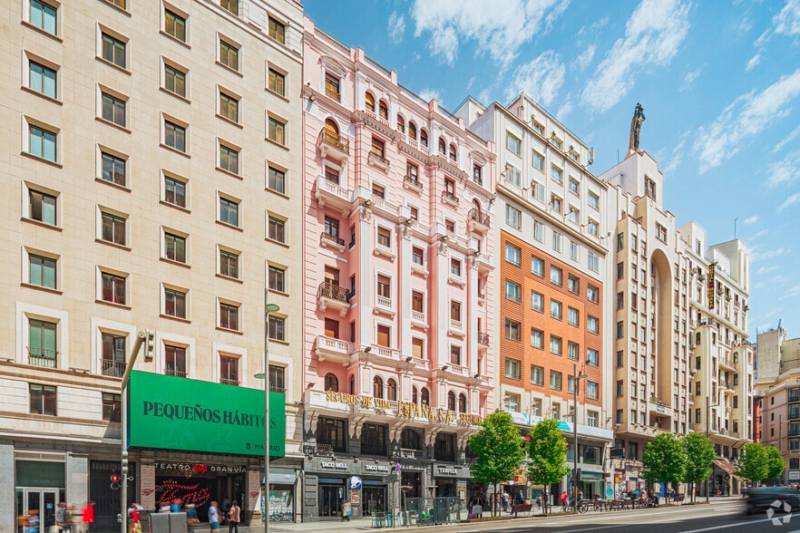 Calle Gran Vía, 64, Madrid, Madrid à louer - Photo de l’immeuble – Image 2 sur 4