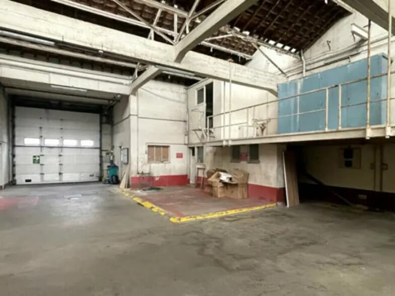 Local d’activités dans Le Havre à louer - Photo de l’immeuble – Image 2 sur 2