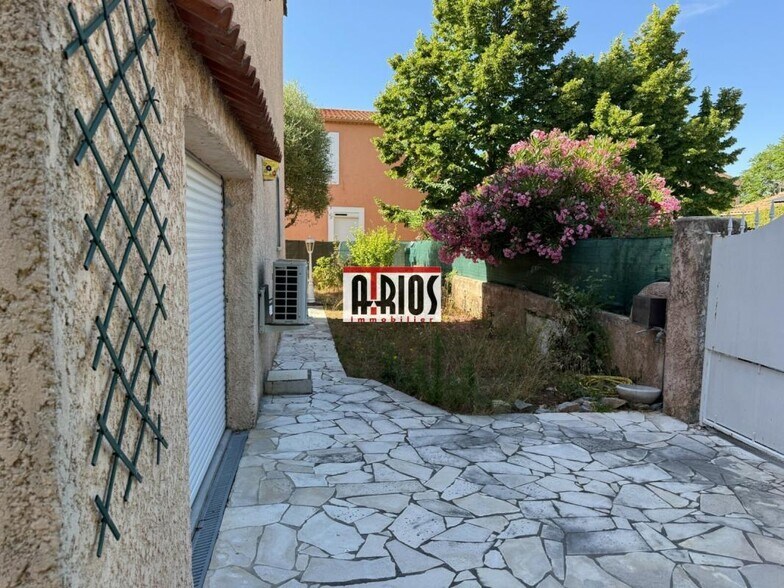 Local commercial dans La Farlède à vendre - Photo de l’immeuble – Image 2 sur 12