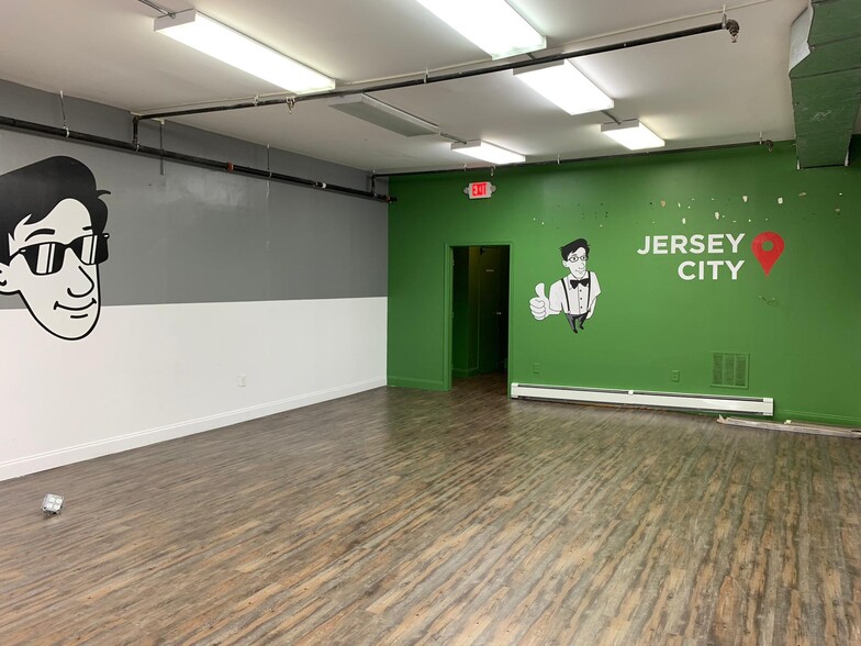 391 Central Ave, Jersey City, NJ à vendre - Photo de l’immeuble – Image 3 sur 6