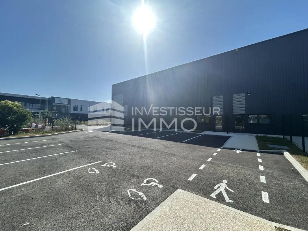 Bureau dans Lieusaint à louer Photo de l’immeuble– Image 1 sur 2