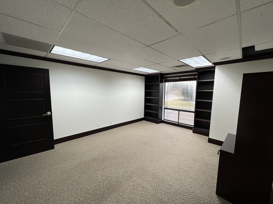 1787 Fort Union Blvd, Salt Lake City, UT à louer Photo intérieure– Image 1 sur 2