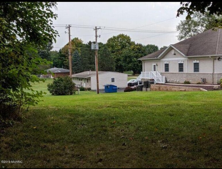 1025 E Front St, Buchanan, MI à vendre - Photo de l’immeuble – Image 3 sur 5